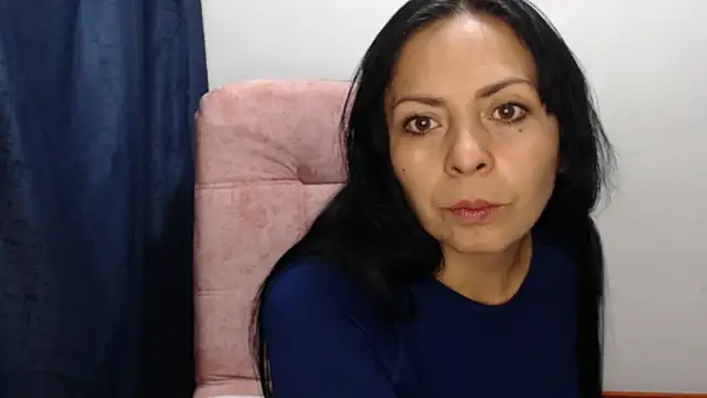 Snapshot of Paolahotty chatting on January 6, 2026, 1:20 am Paolahotty online show from January 6, 2026, 1:20 am