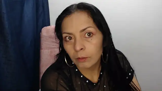 Snapshot of Paolahotty chatting on January 7, 2026, 1:08 am Paolahotty online show from January 7, 2026, 1:08 am