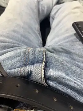 Daisuke 01 online show from December 3, 2025, 3:36 am