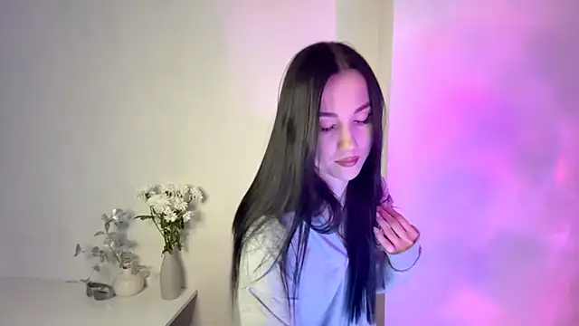 Beautyofnlka online show from December 1, 2025, 12:10 pm