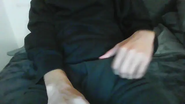 Snapshot of latinman7944 chatting on March 4, 2026, 4:18 am latinman7944 online show from March 4, 2026, 4:18 am