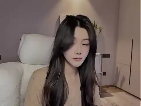 VVianan-ccc online show from November 24, 2025, 7:35 pm