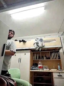 Koma001 online show from March 19, 2026, 11:36 am