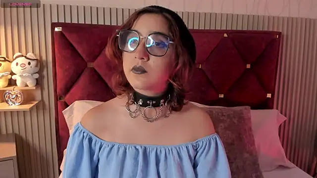 Kiri Velvet online show from April 20, 2026, 9:27 pm