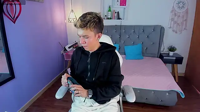 Juaan Diick online show from March 5, 2026, 6:37 pm