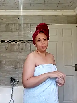 sexymaxine15 online show from December 1, 2025, 4:28 am