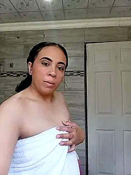 sexymaxine15 online show from December 2, 2025, 4:29 am