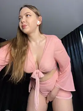 Snapshot of SinCityDoll chatting on July 5, 2026, 5:14 am SinCityDoll online show from July 5, 2026, 5:14 am