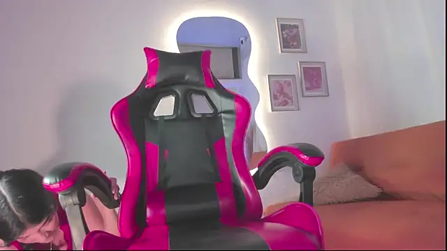 Miss JulietaShadow online show from December 5, 2025, 8:16 pm