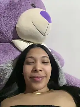 Snapshot of KarolRojas_22 chatting on July 8, 2026, 8:57 pm KarolRojas 22 online show from July 8, 2026, 8:57 pm