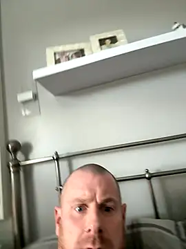 redlad1981 online show from November 24, 2025, 11:10 am