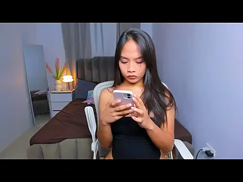 Snapshot of Laureen_BrownXxx chatting on July 15, 2026, 11:48 am Laureen BrownXxx online show from July 15, 2026, 11:48 am