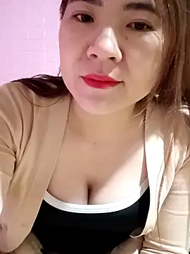 Lily-ross22 online show from December 15, 2025, 4:55 pm