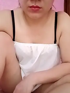 Lily-ross22 online show from April 15, 2026, 8:43 am