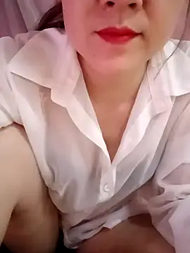 Lily-ross22 online show from April 19, 2026, 4:39 pm