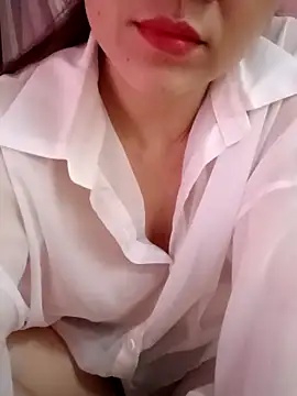 Lily-ross22 online show from April 20, 2026, 7:04 pm