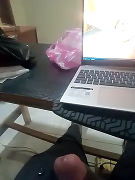 LovelyHughes online show from April 7, 2026, 11:48 pm