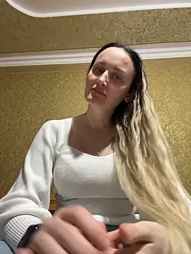 TomilaSi online show from December 5, 2025, 7:21 pm