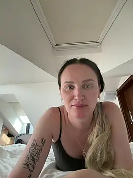 TomilaSi online show from July 23, 2026, 1:53 pm