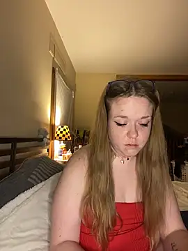 Snapshot of SmirkFans chatting on February 13, 2026, 2:29 am SmirkFans online show from February 13, 2026, 2:29 am