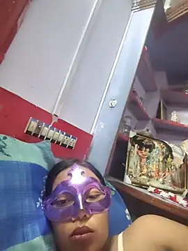 aarti03fb online show from April 21, 2026, 6:01 pm