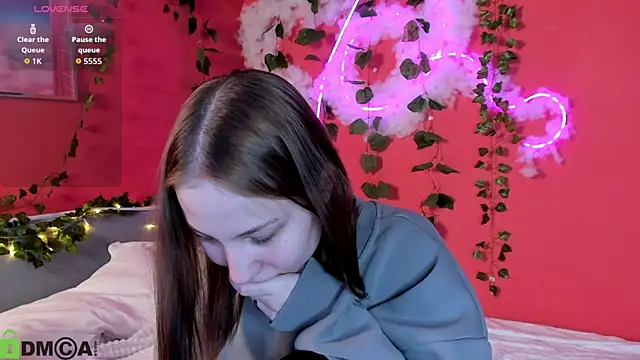 lally cute online show from March 5, 2026, 7:21 pm