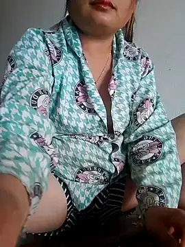 mai-mai-97 online show from April 19, 2026, 7:18 am