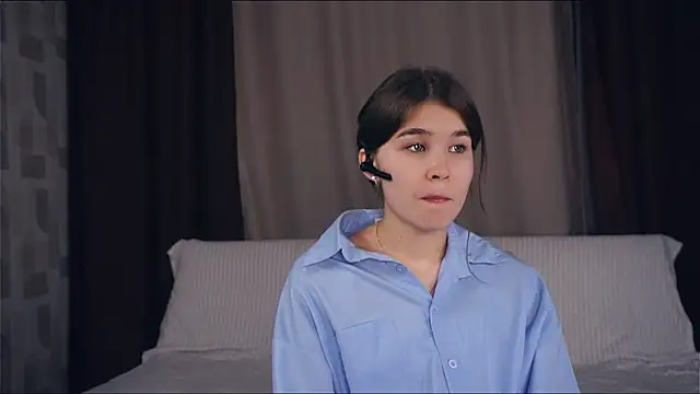 ZulaRattan online show from December 4, 2025, 7:00 pm