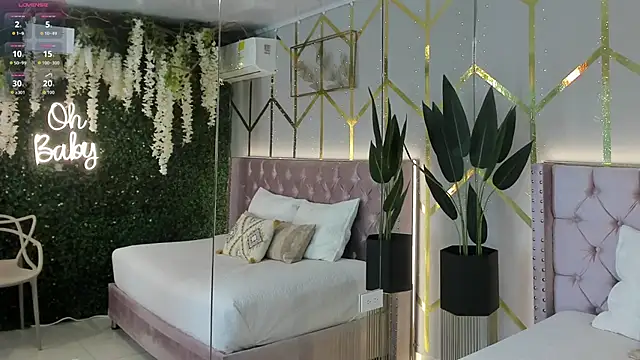 Lola saenz  online show from March 8, 2026, 11:58 am