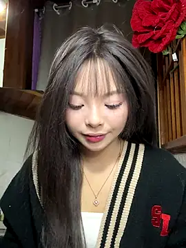 Yui-Ti online show from November 26, 2025, 2:18 pm