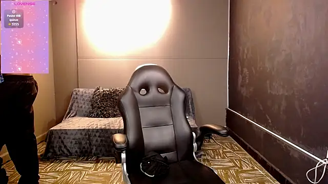 LiamVibes212 online show from December 4, 2025, 4:00 am