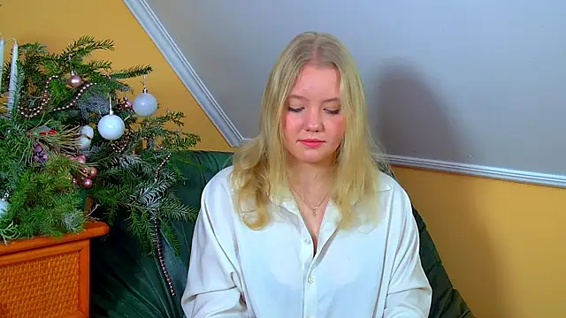 EmilyEvanse online show from December 14, 2025, 6:19 am