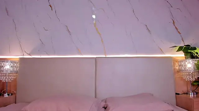 Julietaa 1 online show from December 19, 2025, 11:17 am