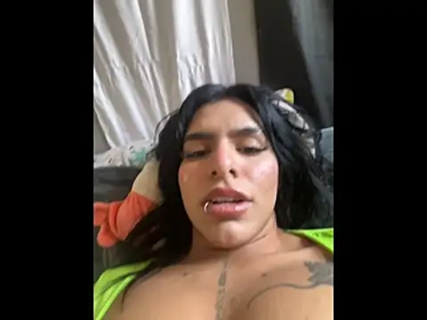 Snapshot of SaraAndrade_ chatting on December 13, 2025, 7:53 pm SaraAndrade online show from December 13, 2025, 7:53 pm