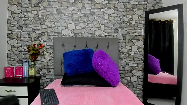 angel pink7 online show from November 27, 2025, 7:38 pm