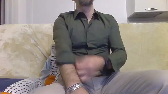 Eroshotlicker online show from April 15, 2026, 9:15 pm