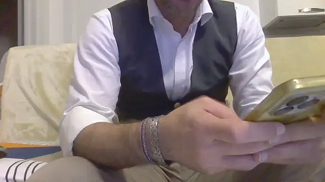 Snapshot of Eroshotlicker chatting on May 6, 2026, 9:09 pm Eroshotlicker online show from May 6, 2026, 9:09 pm
