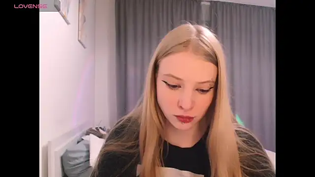  Milana Sparkl75  online show from November 29, 2025, 1:41 am