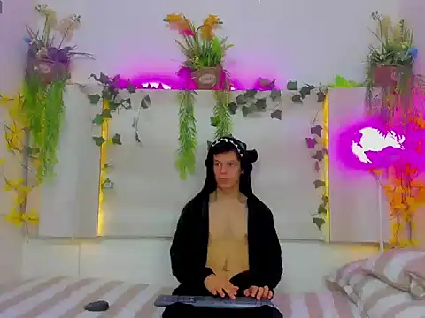 AngelSlimm online show from November 28, 2025, 5:10 am