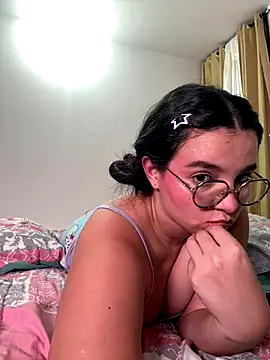 LilBunny 1 online show from November 26, 2025, 12:00 am