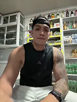 Snapshot of OliverWest04 chatting on April 10, 2026, 12:38 am OliverWest04 online show from April 10, 2026, 12:38 am