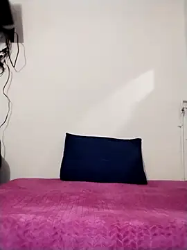 NiinaHans online show from December 5, 2025, 10:46 am