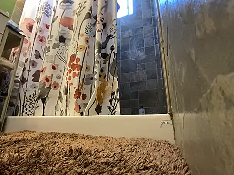 xxxenzo1 online show from February 18, 2025, 6:15 pm