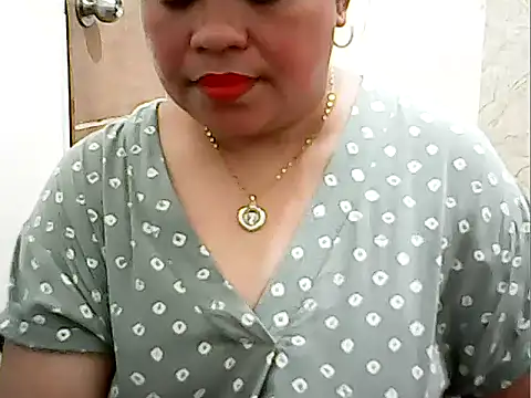 cutechubby online show from February 17, 2026, 1:57 am