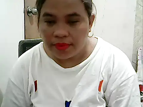 cutechubby online show from April 12, 2026, 12:15 am