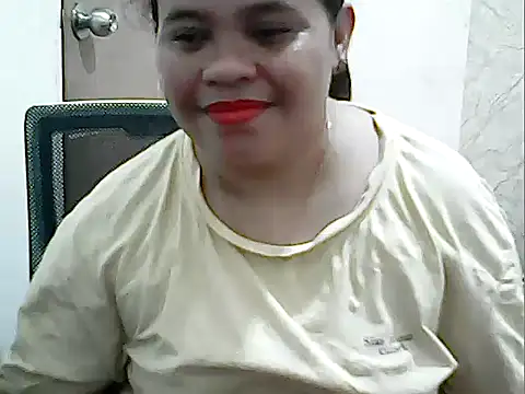 cutechubby online show from April 23, 2026, 12:29 pm