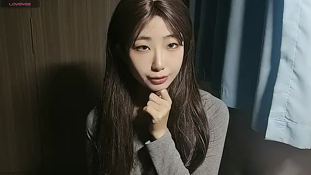 Yyoo-99 online show from December 1, 2025, 10:04 pm