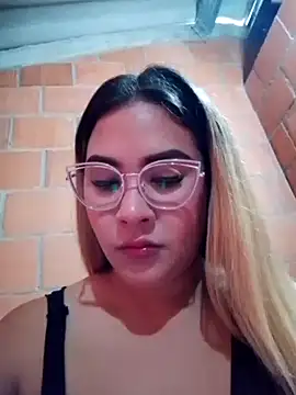 Zoe Glow online show from November 26, 2025, 12:17 pm