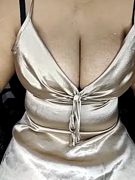 Curvy Pooja online show from April 7, 2026, 7:20 am