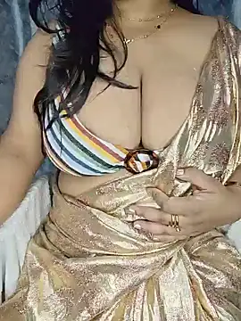 Snapshot of Curvy_Pooja chatting on June 20, 2026, 6:00 pm Curvy Pooja online show from June 20, 2026, 6:00 pm